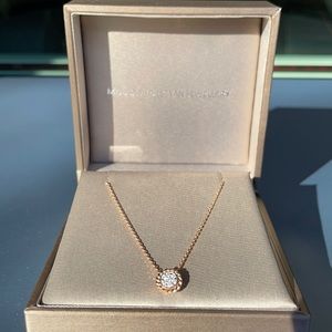 NWT Rose gold 750 necklace with small diamonds.